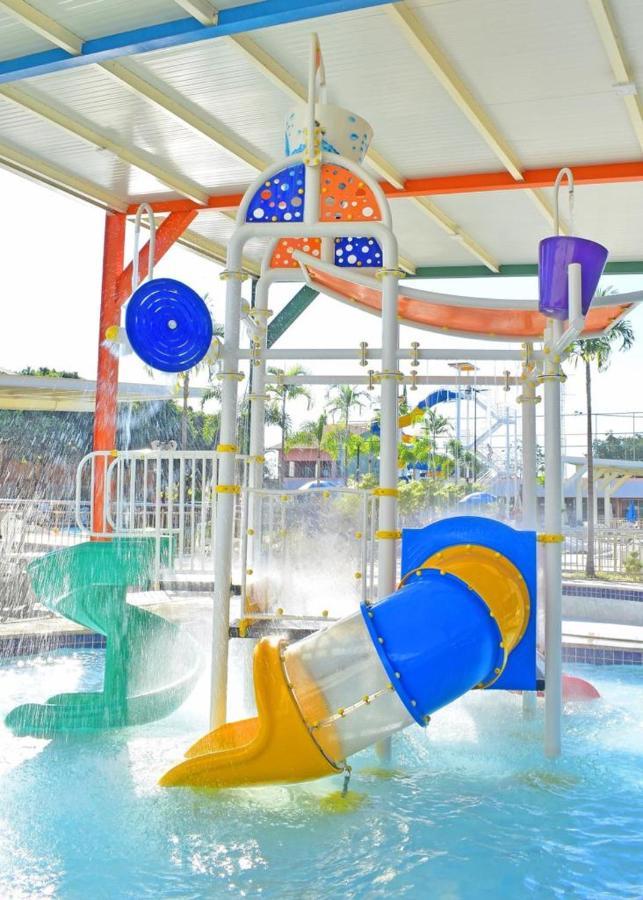 Diroma Fiori: Parque Interno 24h Com Desconto No Acqua Park Apartamento Caldas Novas
